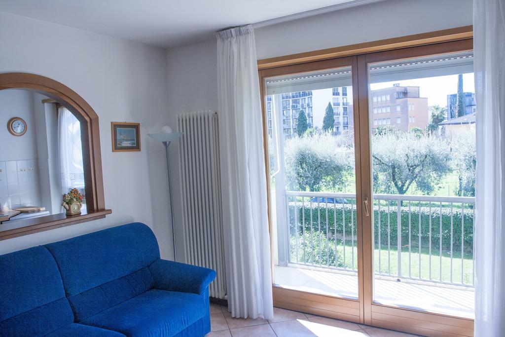 Appartamento Lombardi Riva del Garda Habitación foto